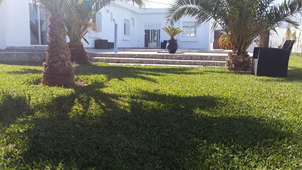 Villa CLIMATISEE avec piscine privée, ras el ma Bouarfaten Exterior foto